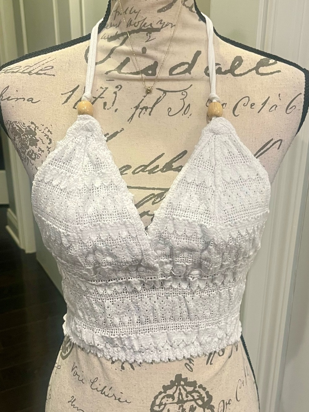 Blanco By Nature Cosmo Crochet Halter Cropped Top - Picture 2 of 16